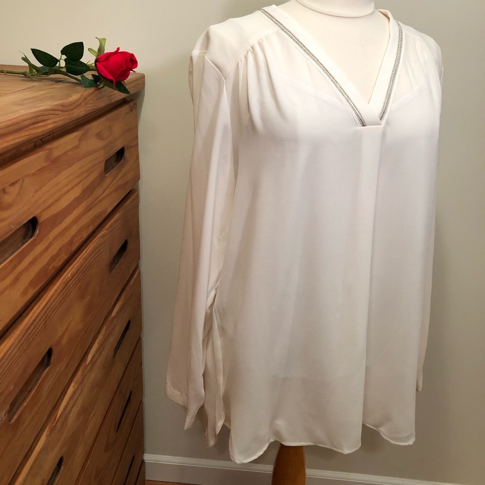 Liz Claiborne sheer white 2 pc top with white cami